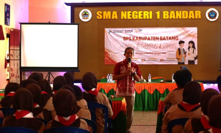 BPS_Batang_Gelar_Edukasi_Literasi_Statistik_di_SMAN_1_Bandar